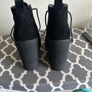 Jessica Simpson - size 6 Mesila wedge booties- like new